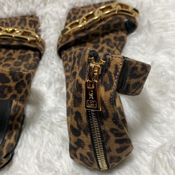 Good American Square Top Leopard Print Sandals with Chain Detail - Picture 8 of 8